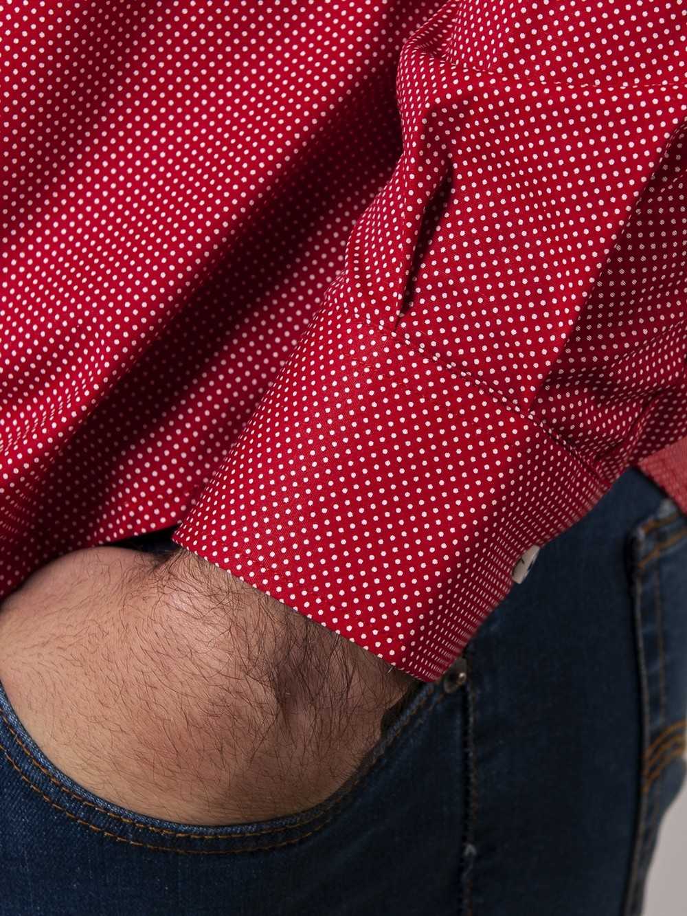 CAMISA SEMIENTALLADA ROJA TOPITOS BLANCOS