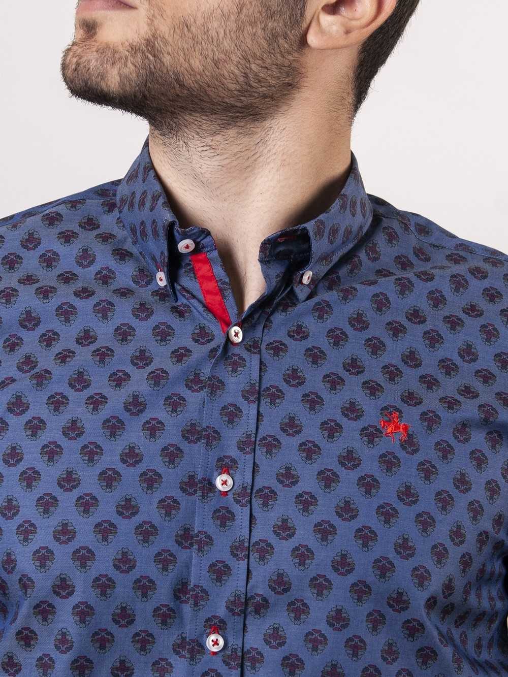 CAMISA SEMIENTALLADA ROSETONES DENIM
