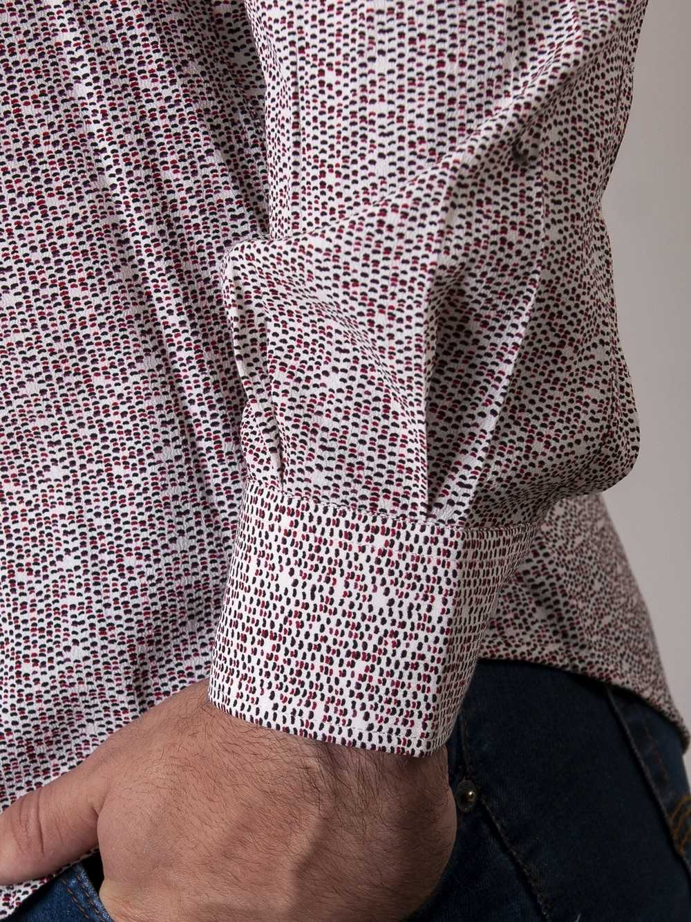 CAMISA SEMIENTALLADA ESTAMPADO COLORES