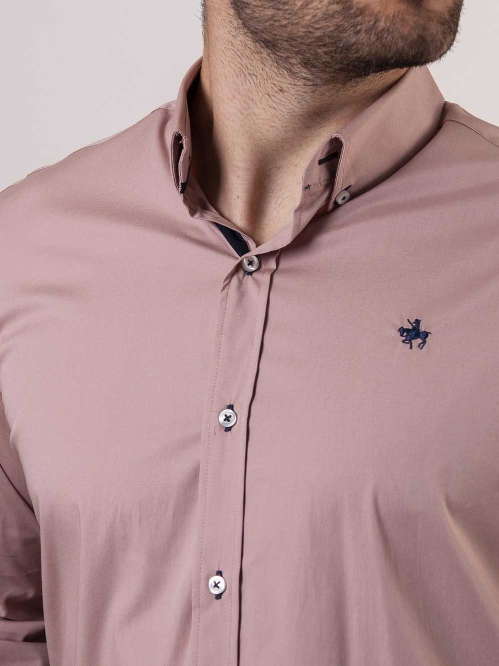 CAMISA SEMIENTALLADA MAQUILLAJE