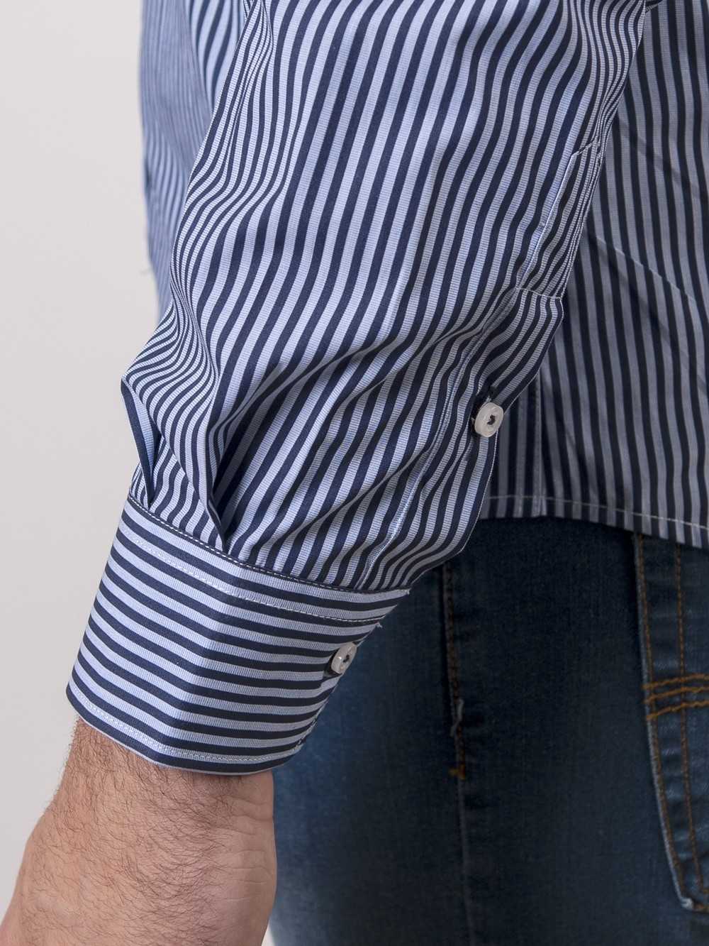 CAMISA SEMIENTALLADA RAYAS CELESTE Y MARINO