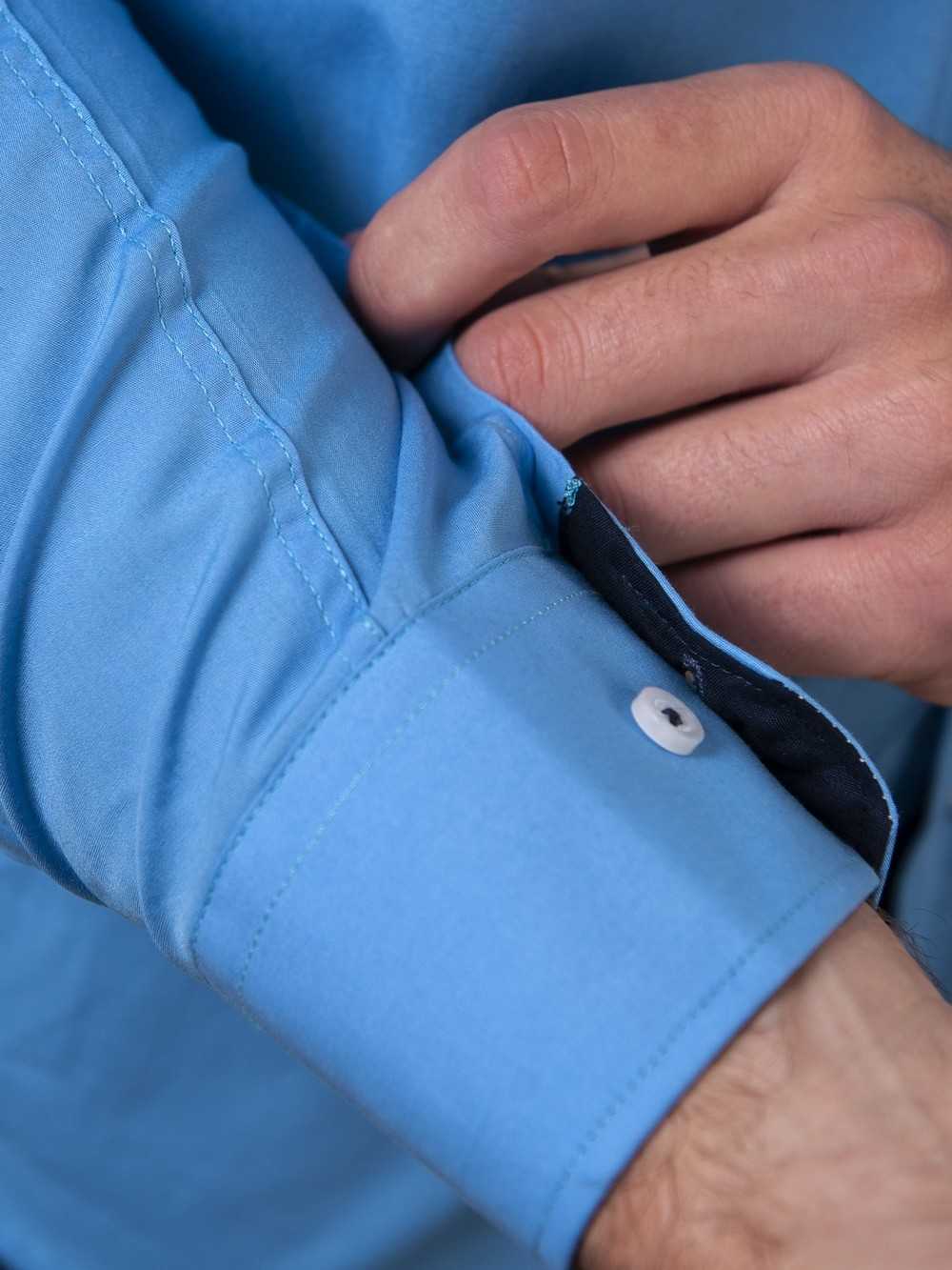 CAMISA SEMIENTALLADA AZUL