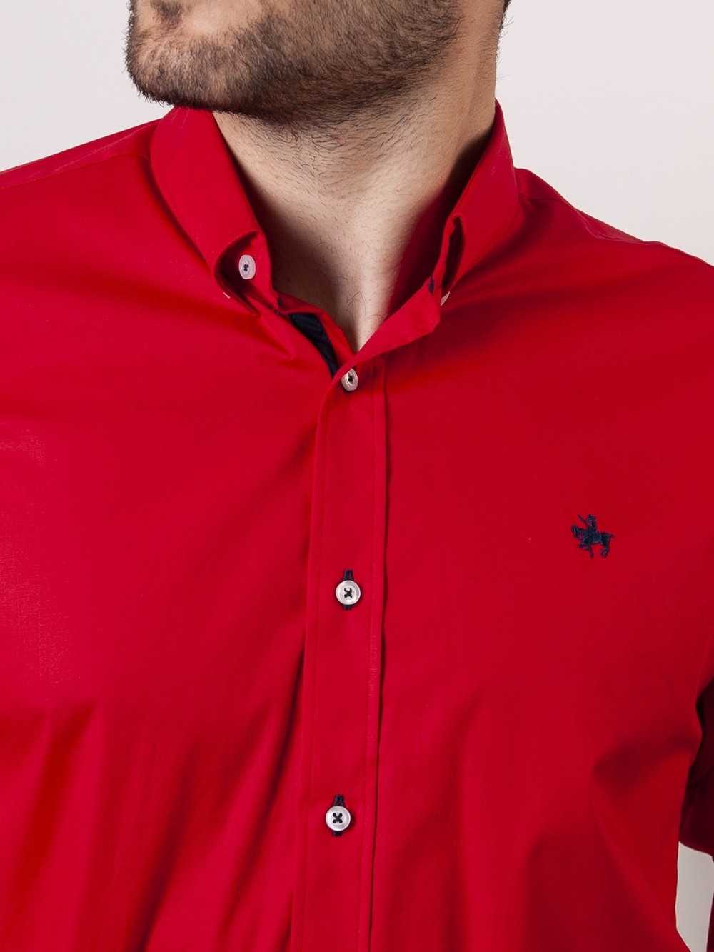 CAMISA SEMIENTALLADA ROJA