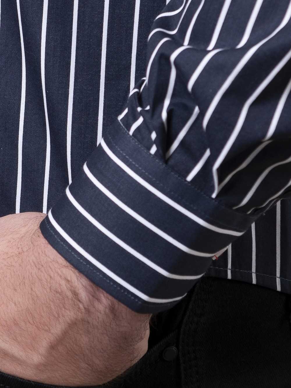 CAMISA SEMIENTALLADA MARINO RAYAS BLANCAS