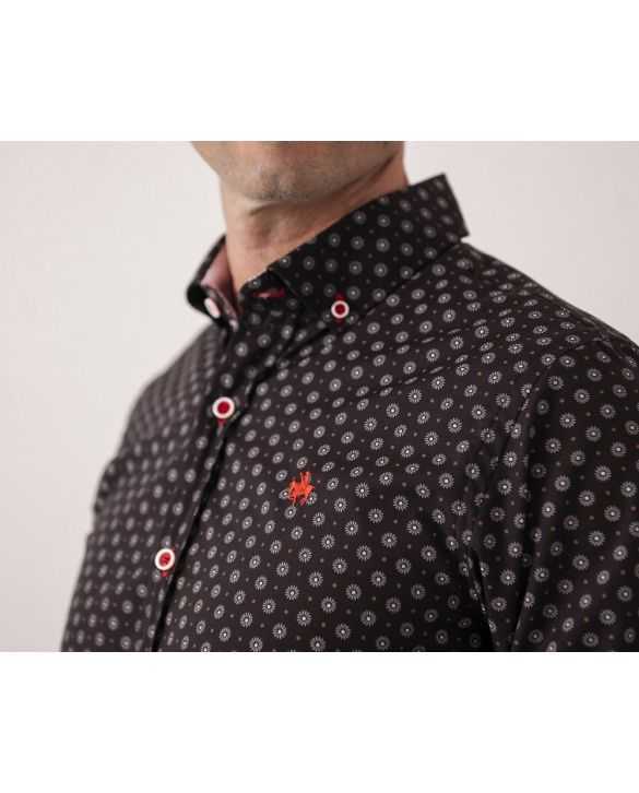 CAMISA ENTALLADA NEGRA FLORES
