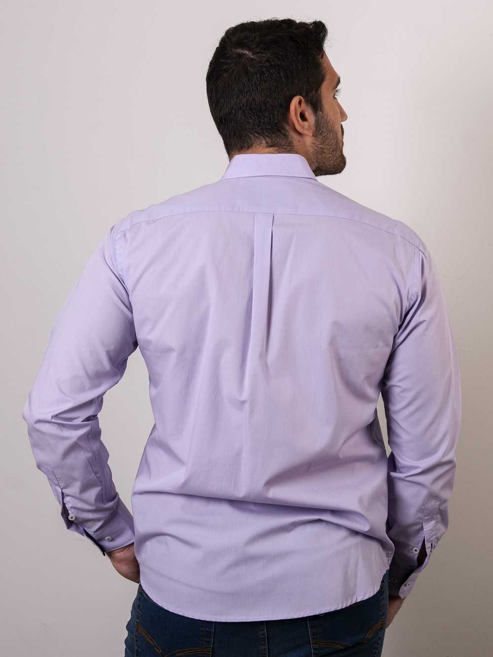 CAMISA SEMIENTALLADA MALVA