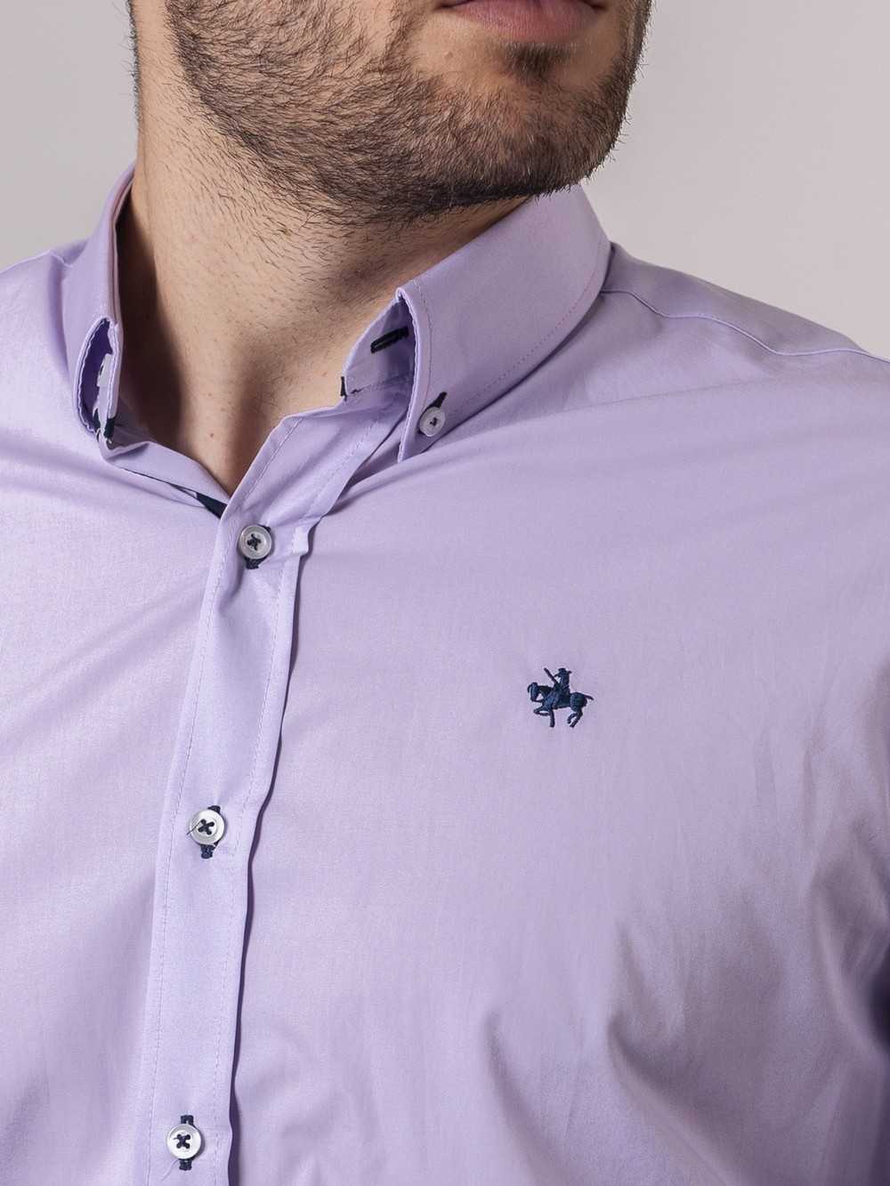 CAMISA SEMIENTALLADA MALVA